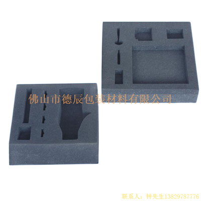 海綿內(nèi)托對(duì)各行各業(yè)產(chǎn)品起到絕緣、密封、防震、防塵、填充、隔音、固定，能夠保護(hù)包裝產(chǎn)品在運(yùn)輸過(guò)程中安然無(wú)恙，起到保護(hù)產(chǎn)品的一個(gè)作用，同時(shí)可以美化產(chǎn)品，提升產(chǎn)品檔次。